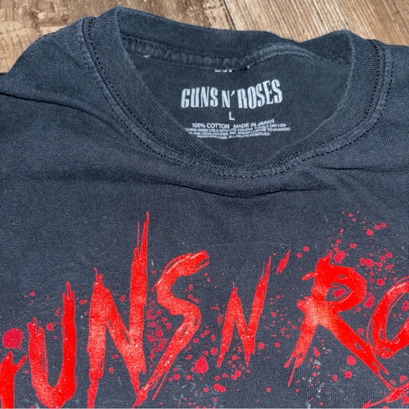 Guns n Roses Japan Tour Band Tee Shirt 2017 rare htf large goggles swords - Picture 13 of 16
